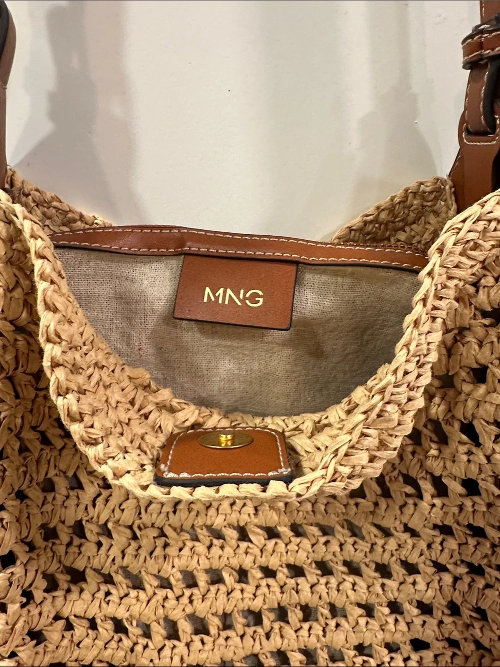 Mango woven raffia